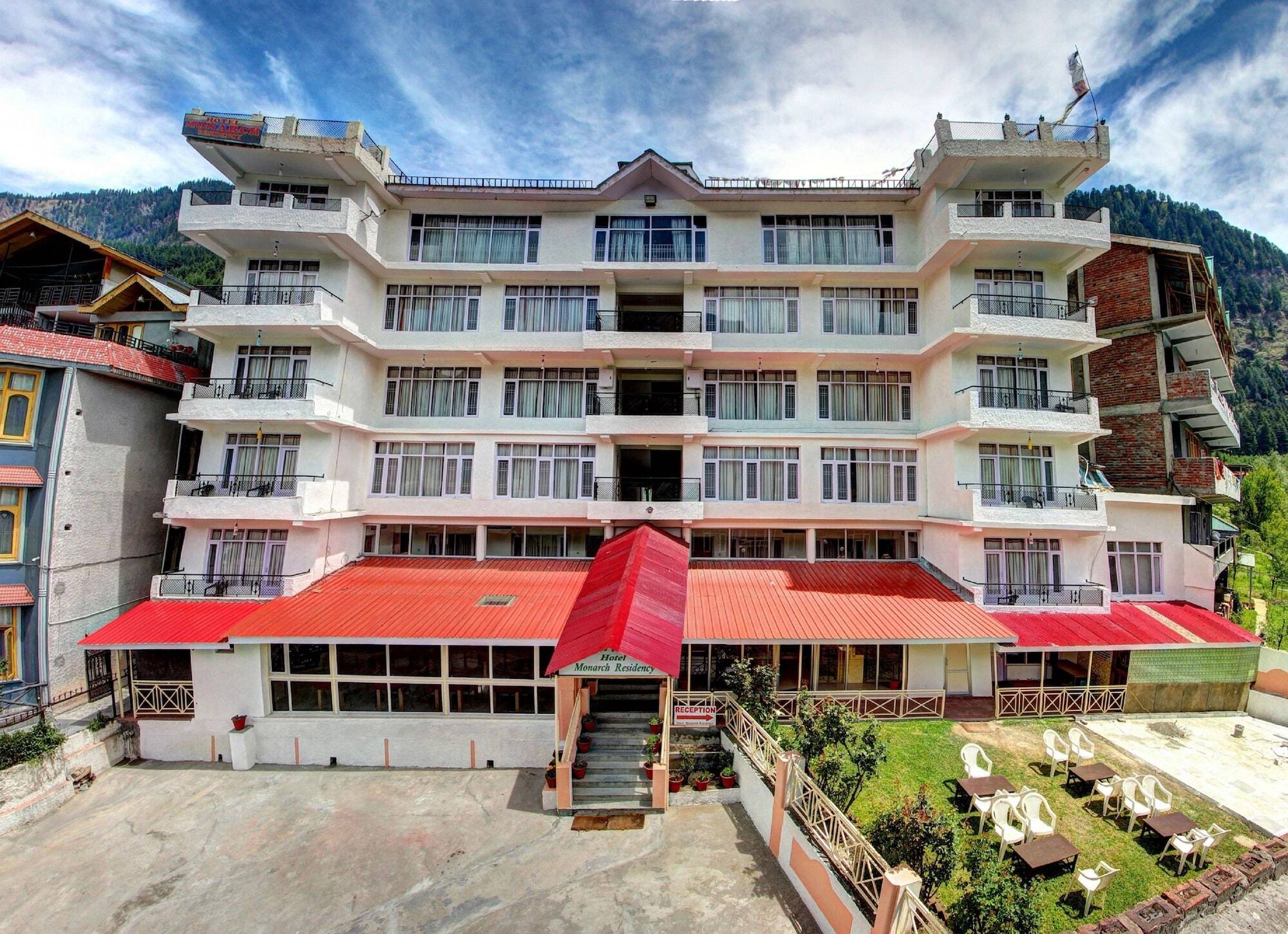 Hotel Monarch Residency Манали Экстерьер фото